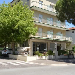  Hotel Urania